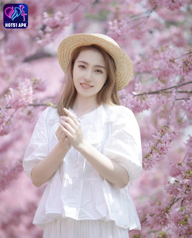 You are currently viewing Memahami Fenomena Xiao Qi di Hot51 Livestream: Perpaduan Antara Keunikan dan Kontroversi The Beautiful Girl