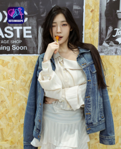 Read more about the article YFALA Female Model di Indonesia Hot51