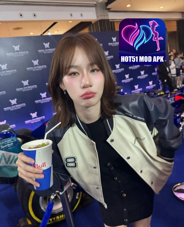 Skylar Bennett-HOT51