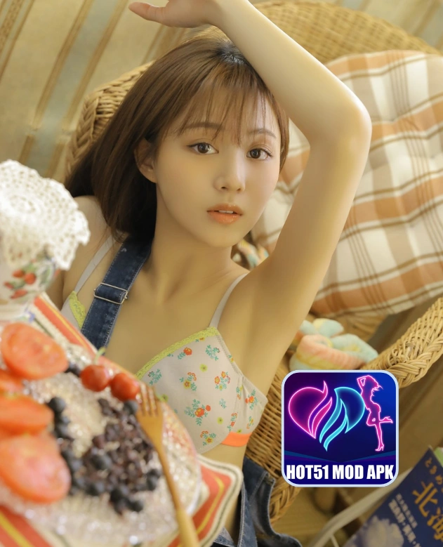 Caitlyn Summers-Hot51