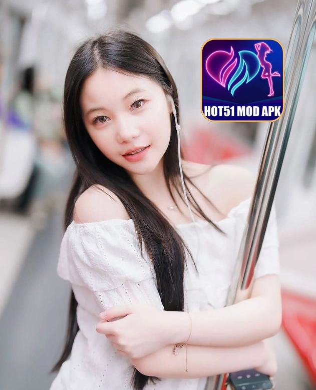 Charlotte King-HOT51