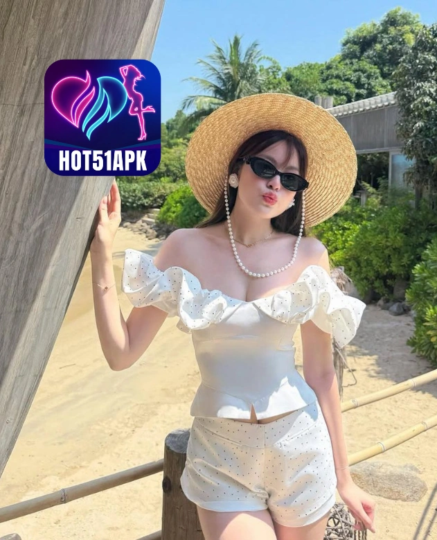 Emilia Hughes-Hot51.CO.ID