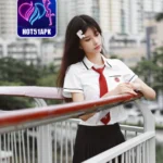 Evelyn Robinson Cantik Bersinar di HOT51 APK Terbaru