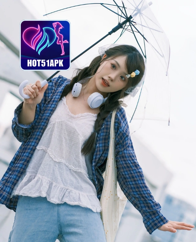 Hannah Ridgewell-Hot51