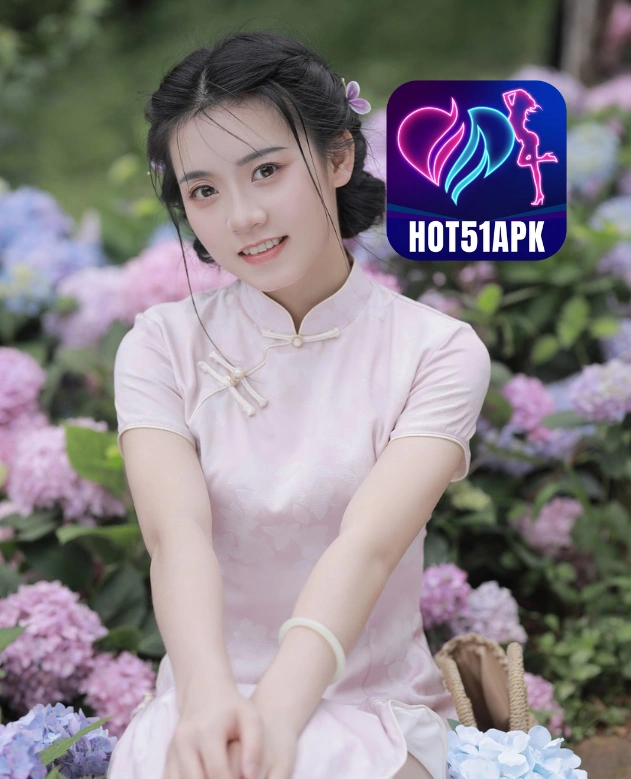 Rachel Collins-HOT51 